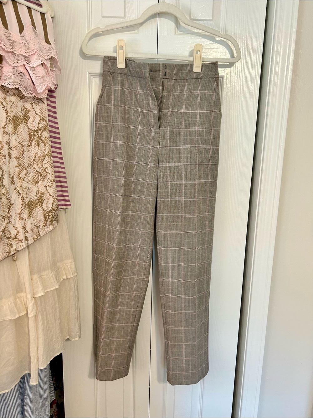 Express Editor Straight Ankle Super High Rise - Gray with Subtle Pink Windowpane